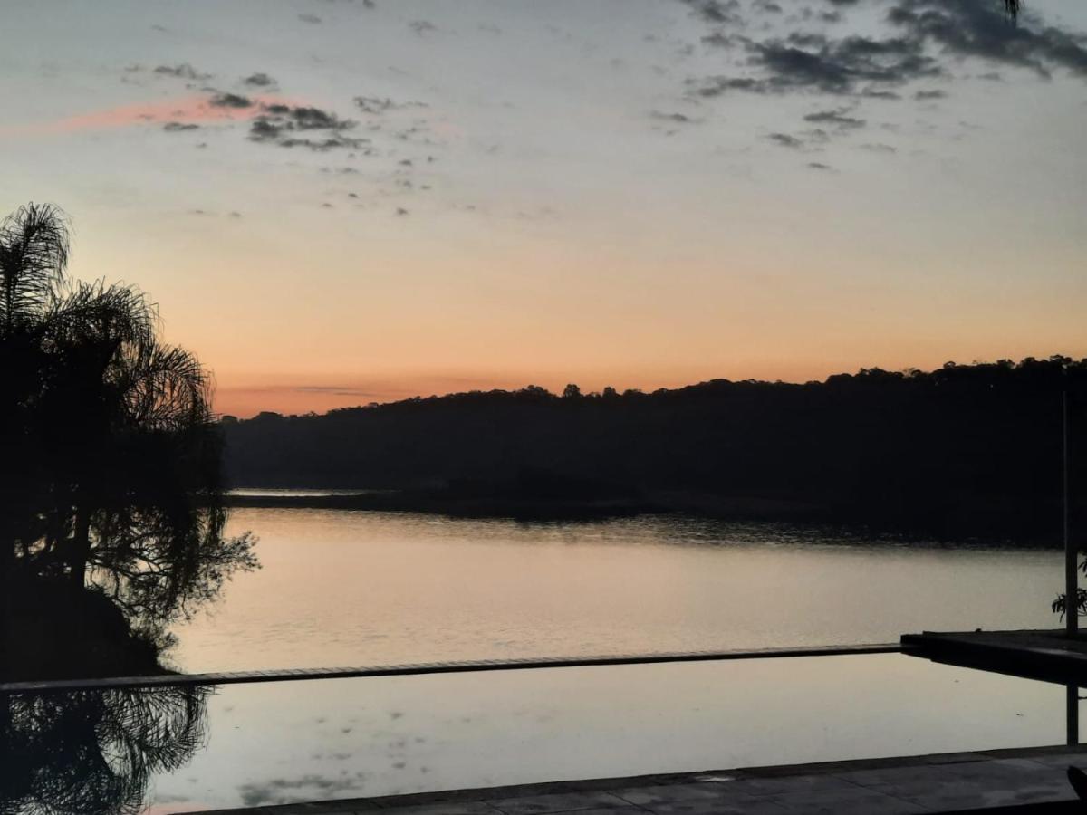 Chacara Em Condominio A Beira Da Represa Para Locacao Familiar Ibiúna Екстериор снимка